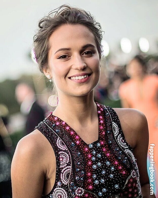 Alicia Vikander Nude